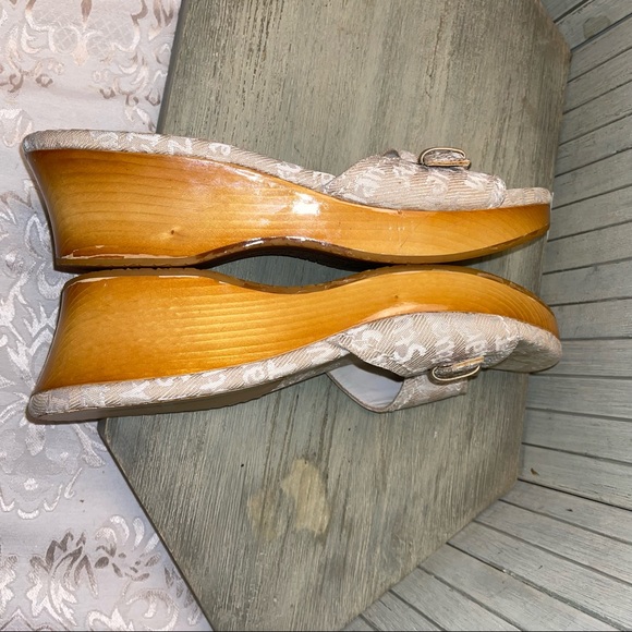 Stuart Weitzman Open Toe Top Buckle Closure Wedge Sandals 7.5B - Picture 6 of 12